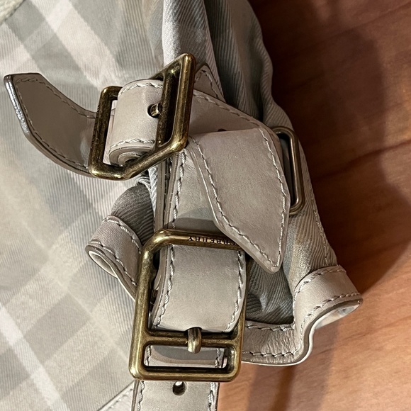 Burberry Womens Plaid Leather Top Shoulder Handbag Canvas Buckle Purse Cream - Picture 10 of 16